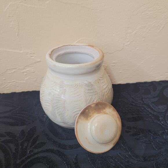 Small Glazed Jar. 3.5" Tall;  A well made studio piece. Signed - Picture 3 of 6